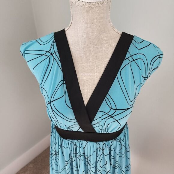 LONDON TIMES WOMEN'S DRESS SIZE 6 V NECK AND BACK WITH TIE WAIST - Picture 2 of 6